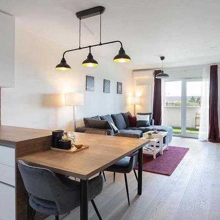Stylish 2Bdr Apartment- Free Garage Zagrzeb Zewnętrze zdjęcie
